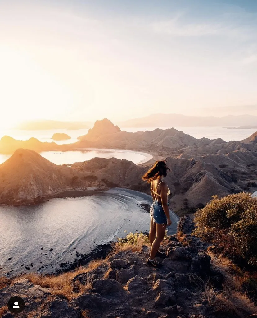 Đảo Komodo có loài thằn lằn lớn nhất thế giới. Ảnh: Thetravel.