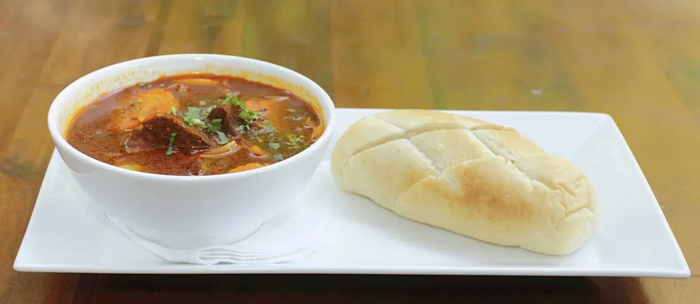 Bò kho là món ăn phổ biến trên khắp đất nước. Ảnh: Tasteatlas.