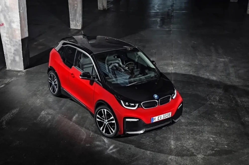 BMW i3 2018 là một chiếc hatchback nhỏ. Ảnh: Motorbiscuit.