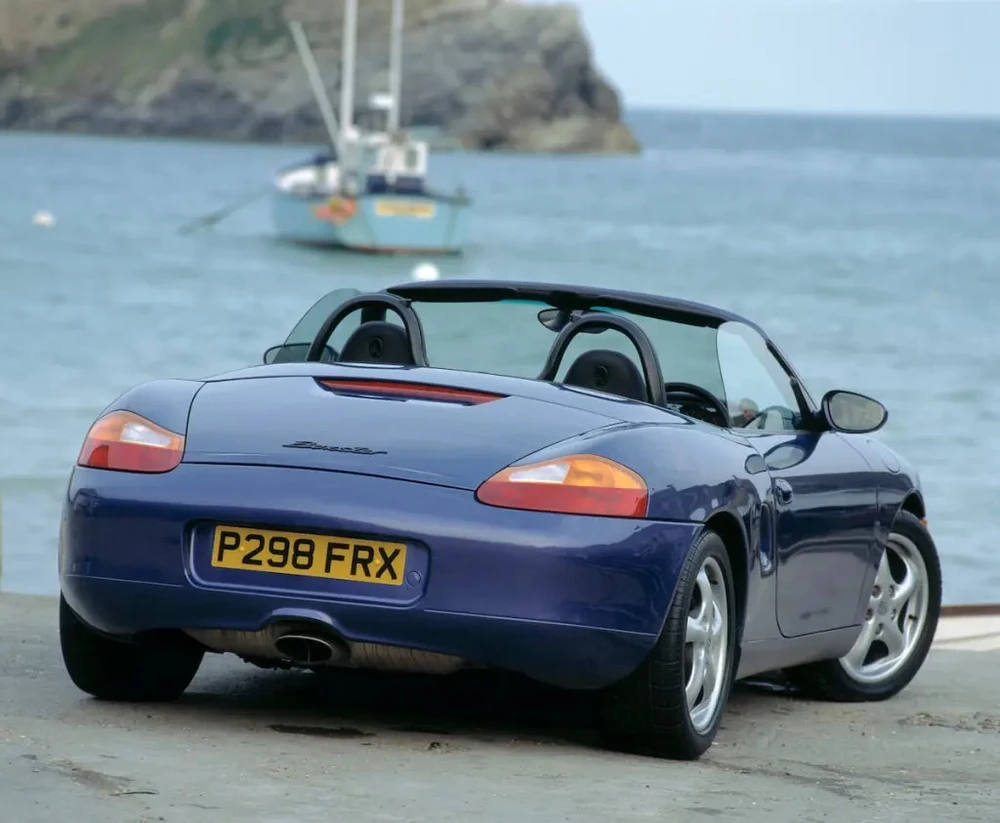 Porsche Boxster S đời 2000 có giá 18.000 USD. Ảnh: Motorbiscuit.