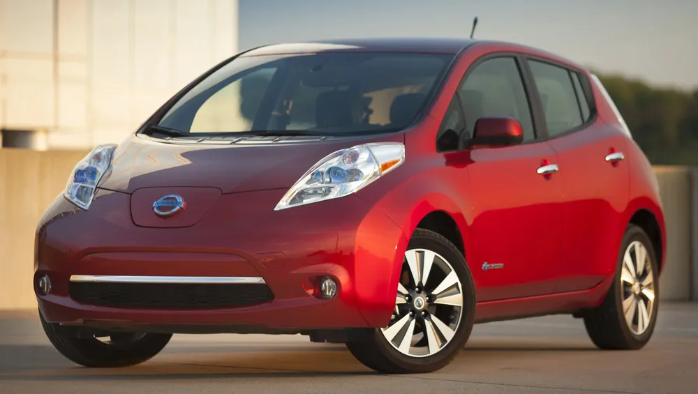 Nissan Leaf 2011-2013, chi phí bảo dưỡng trung bình hơn 17 triệu đồng/năm. Ảnh: Hotcars. Nissan Leaf 2011-2013, chi phí bảo dưỡng trung bình hơn 17 triệu đồng/năm. Ảnh: Hotcars.