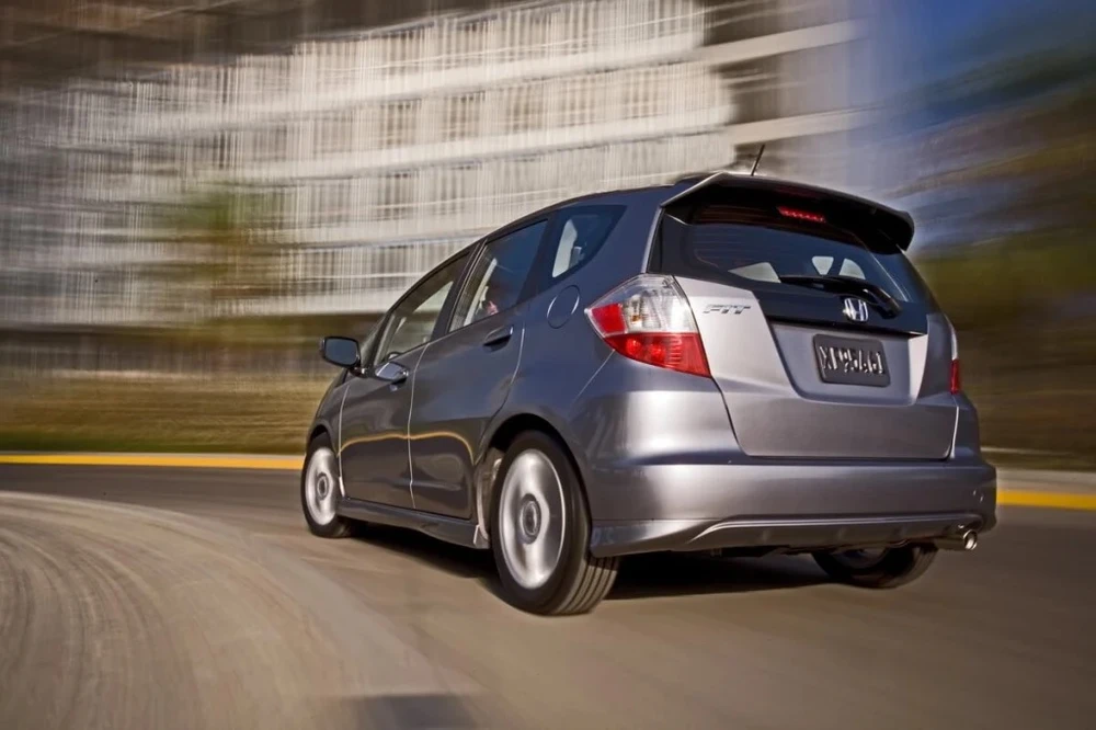 Honda Fit 2012 mang lại cảm giác lái thú vị. Ảnh: Motorbiscuit.