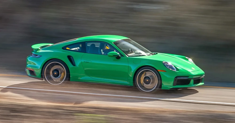 Porsche 911 Turbo S 2023 (992). Ảnh: Hotcars.