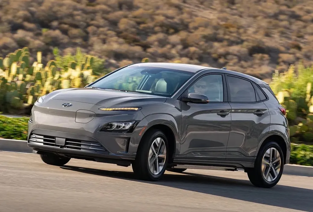 Hyundai Kona Electric nhỏ gọn có giá 34.885 USD. Ảnh: Hotcars. Hyundai Kona Electric nhỏ gọn có giá 34.885 USD. Ảnh: Hotcars.