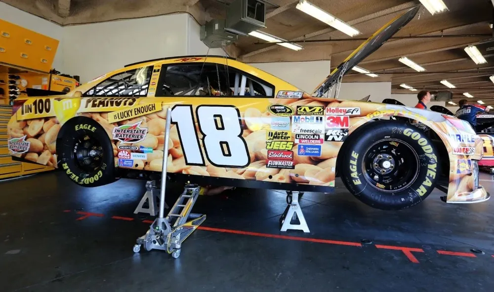 Jack đỡ ô tô. Ảnh: Motorbiscuit.