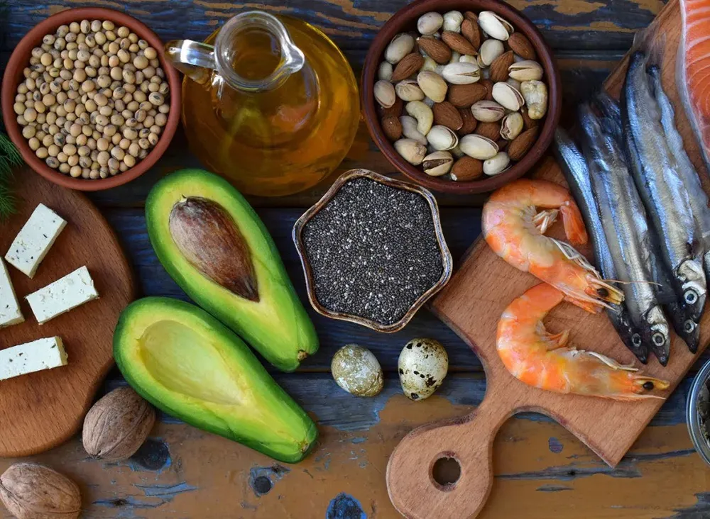 Trái bơ giàu chất xơ và chất béo không bão hòa lành mạnh. Ảnh: Shutterstock.