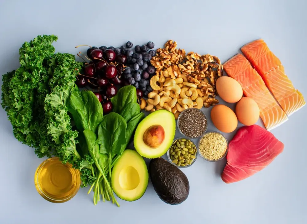 Chất xơ và vitamin từ rau quả kết hợp với chất béo lành mạnh rất tốt cho sức khỏe. Ảnh: Shutterstock.