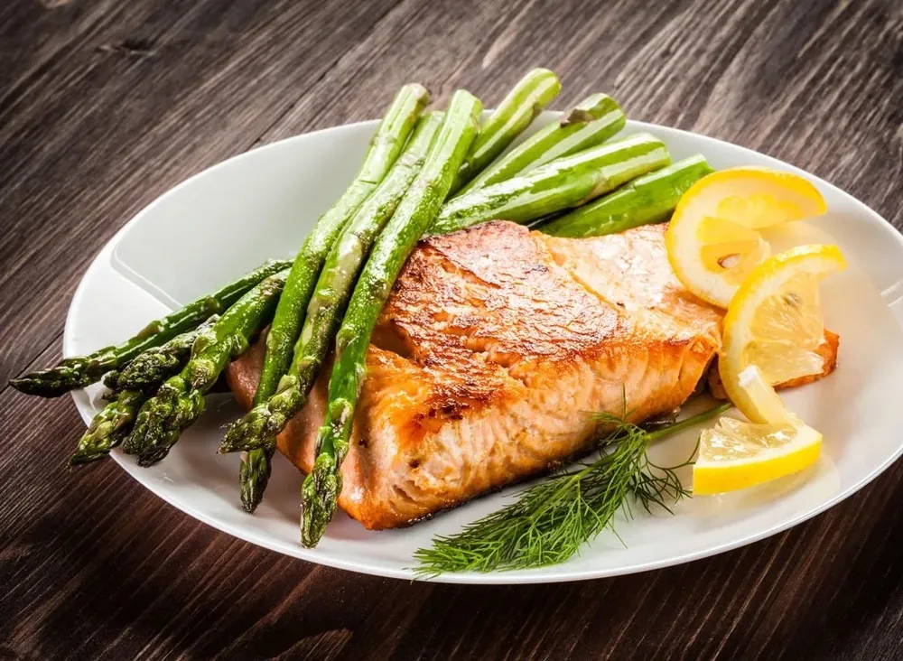 Măng tây có thể giúp kiểm soát lượng đường trong máu. Ảnh: Shutterstock.