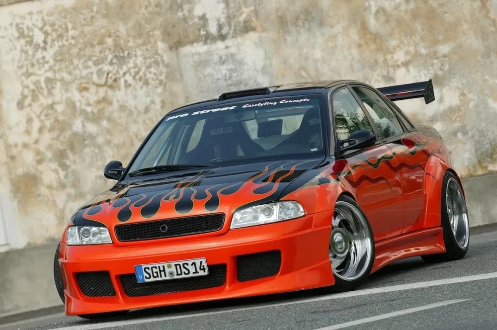 Đôi cánh khổng lồ và cánh lướt gió. Ảnh: Motorbiscuit. Đôi cánh khổng lồ và cánh lướt gió. Ảnh: Motorbiscuit.