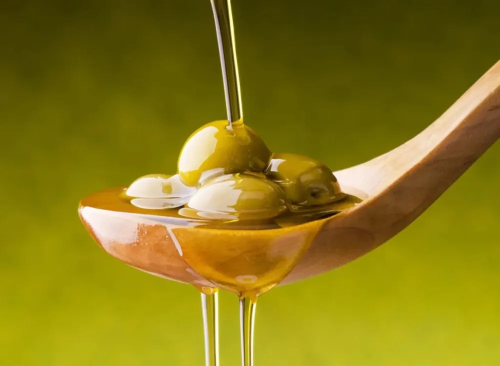 Dầu ô liu. Ảnh: Shutterstock. Dầu ô liu. Ảnh: Shutterstock.