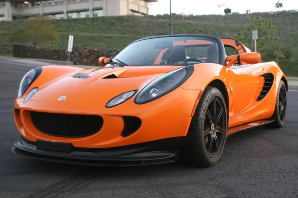 Lotus Elise 2005. Ảnh: Motorbiscuit. Lotus Elise 2005. Ảnh: Motorbiscuit.