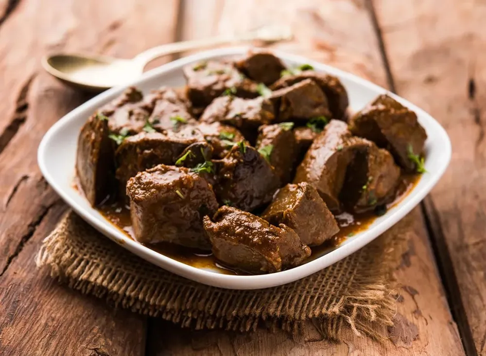 Gan bò chứa vitamin A, vitamin B12 và protein. Ảnh: Shutterstock. Gan bò chứa vitamin A, vitamin B12 và protein. Ảnh: Shutterstock.