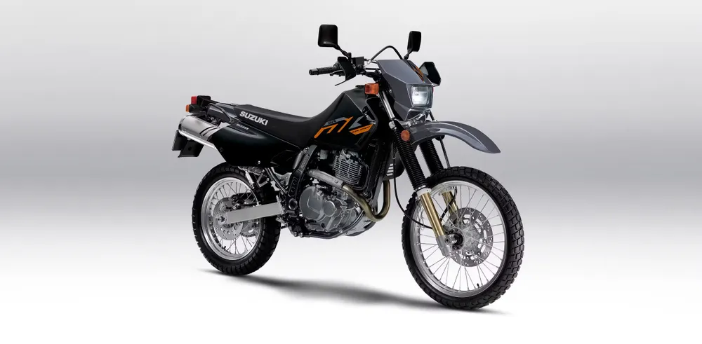 Suzuki DR650S có động cơ bốn thì. Ảnh: Hotcar. Suzuki DR650S có động cơ bốn thì. Ảnh: Hotcar.