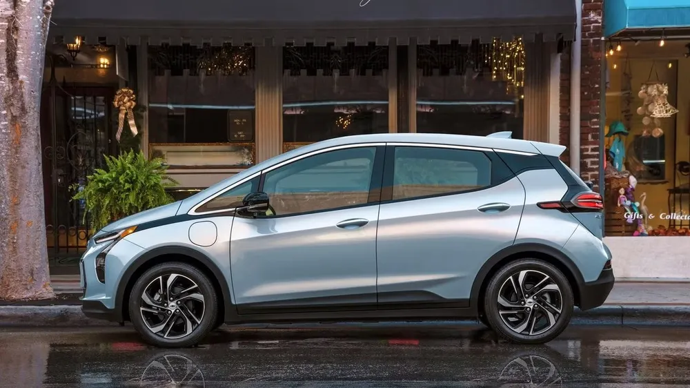 Chevrolet Bolt EV cung cấp phạm vi 415 km. Ảnh: Hotcars. Chevrolet Bolt EV cung cấp phạm vi 415 km. Ảnh: Hotcars.