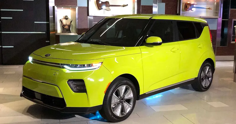 Kia Soul EV hơn 820 triệu đồng. Ảnh: Hotcars. Kia Soul EV hơn 820 triệu đồng. Ảnh: Hotcars.