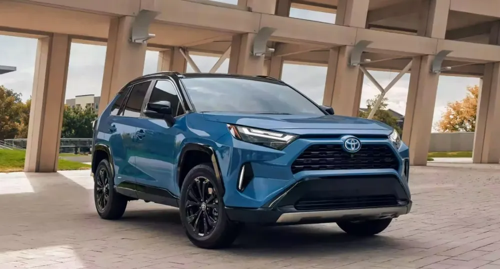 Toyota RAV4 có không gian chứa hàng 1,06/1,97 m3. Ảnh: Motorbiscuit. Toyota RAV4 có không gian chứa hàng 1,06/1,97 m3. Ảnh: Motorbiscuit.