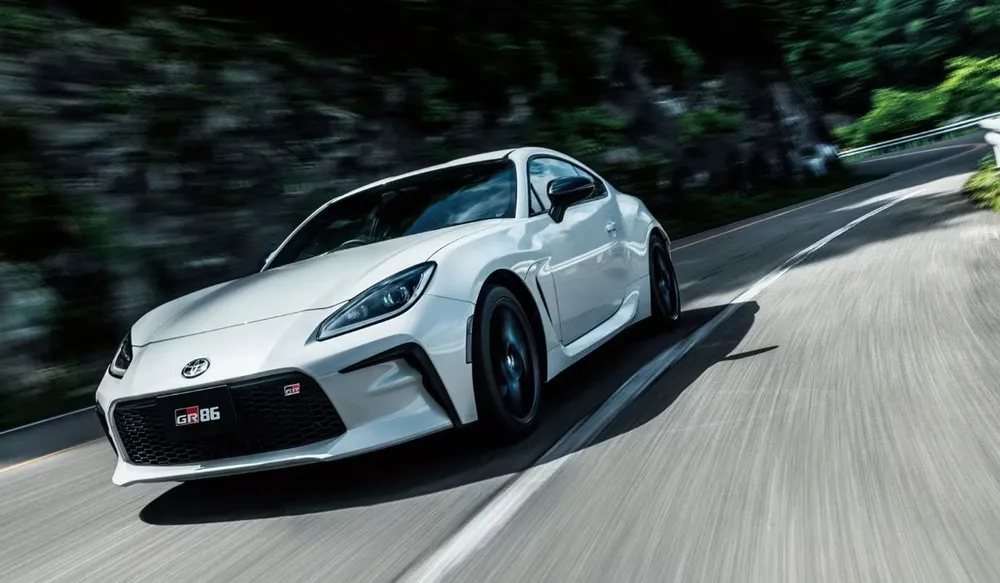 Toyota GR86 2023 có giá gần 670 triệu đồng. Ảnh: HOTCARS.