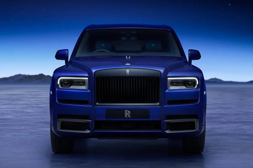 Rolls-Royce Cullinan có giá hơn 9 tỉ đồng. Ảnh: Carbuzz. Rolls-Royce Cullinan có giá hơn 9 tỉ đồng. Ảnh: Carbuzz.