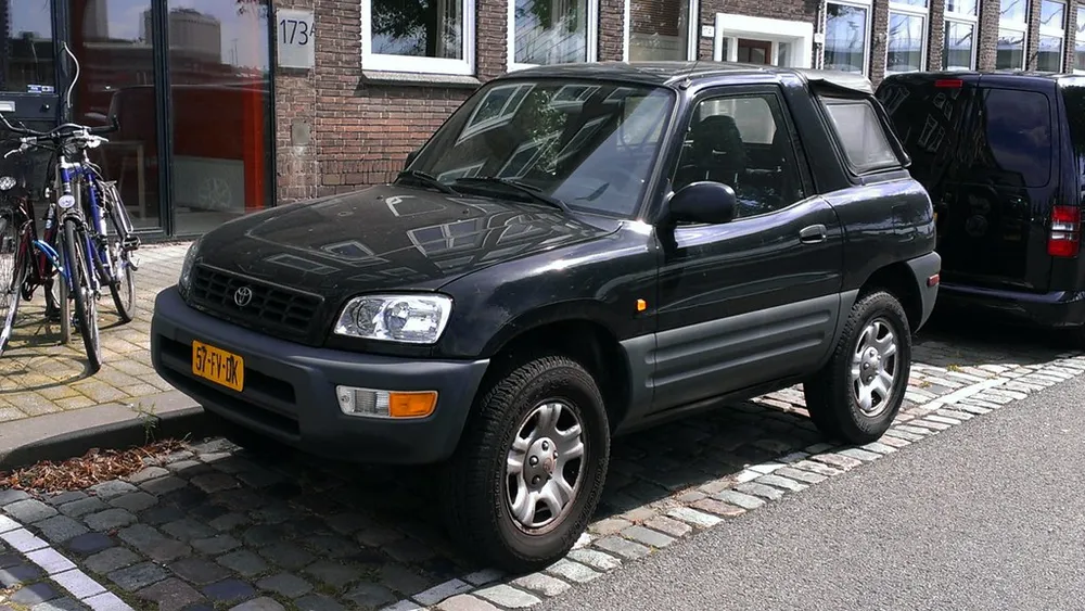 Toyota RAV4 Soft Top. Ảnh: Hotcars. Toyota RAV4 Soft Top. Ảnh: Hotcars.