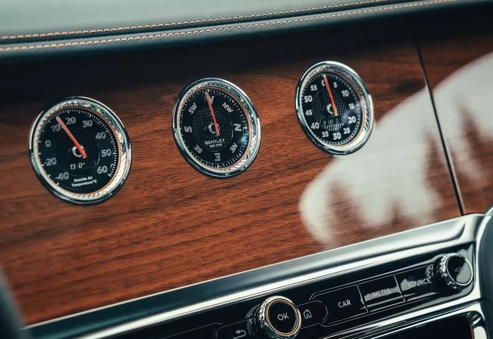 Đồ trang trí bằng gỗ. Ảnh: Hotcars. Đồ trang trí bằng gỗ. Ảnh: Hotcars.