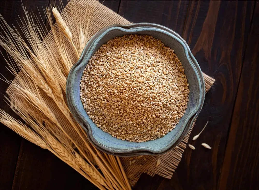 Yến mạch có thể gây đầy hơi do hàm lượng chất xơ cao. Ảnh: Shutterstock. Yến mạch có thể gây đầy hơi do hàm lượng chất xơ cao. Ảnh: Shutterstock.