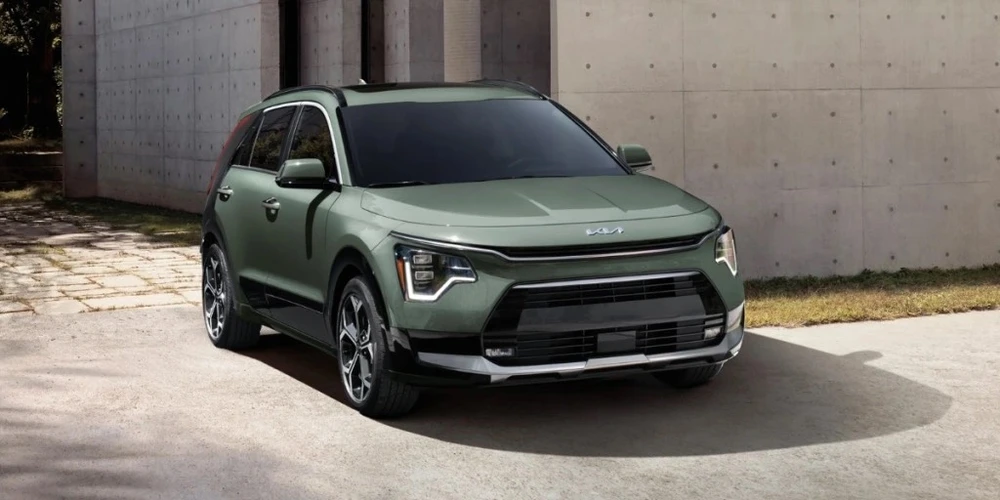 Niro Hybrid 2023 có giá khởi điểm chỉ 26.590 USD. Ảnh: Motorbiscuit. Niro Hybrid 2023 có giá khởi điểm chỉ 26.590 USD. Ảnh: Motorbiscuit.