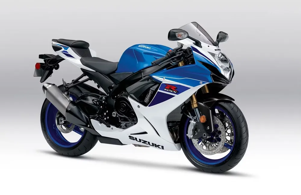 Suzuki GSX-R750 có giá 12.999 USD. Ảnh: HOTCARS.