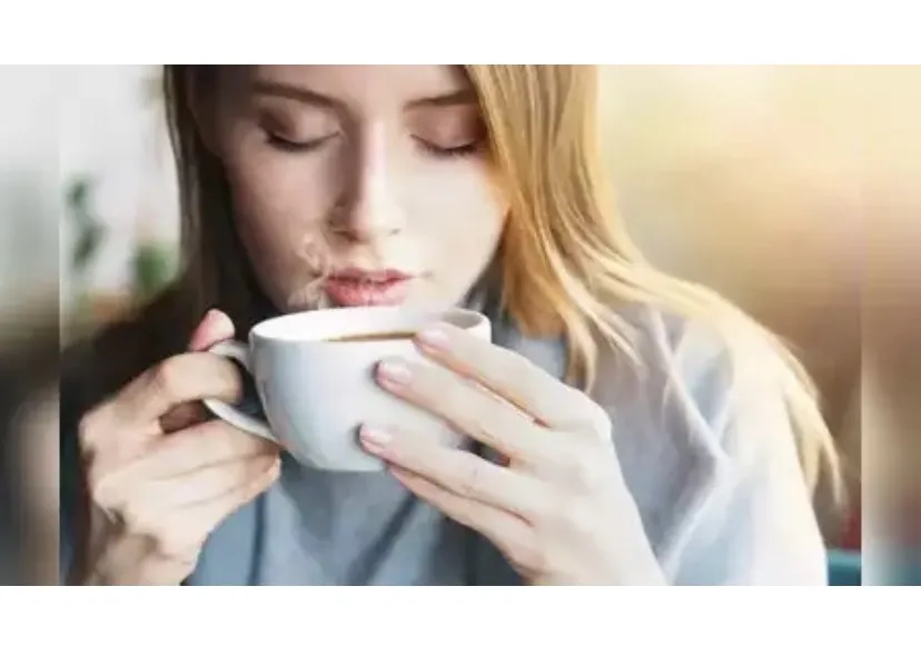 Uống quá nhiều có thể làm giảm hấp thụ sắt và gây ra rối loạn giấc ngủ.. Ảnh: Timesnow. Uống quá nhiều có thể làm giảm hấp thụ sắt và gây ra rối loạn giấc ngủ.. Ảnh: Timesnow.