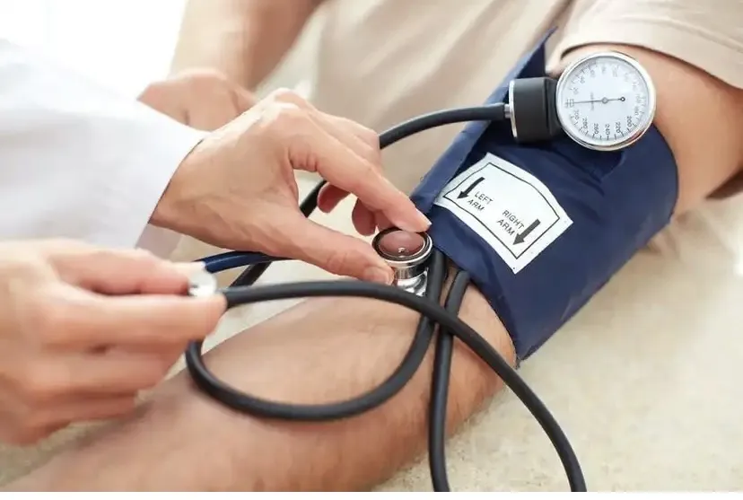 Ăn mãng cầu xiêm ngăn ngừa huyết áp cao. Ảnh: Steptohealth.