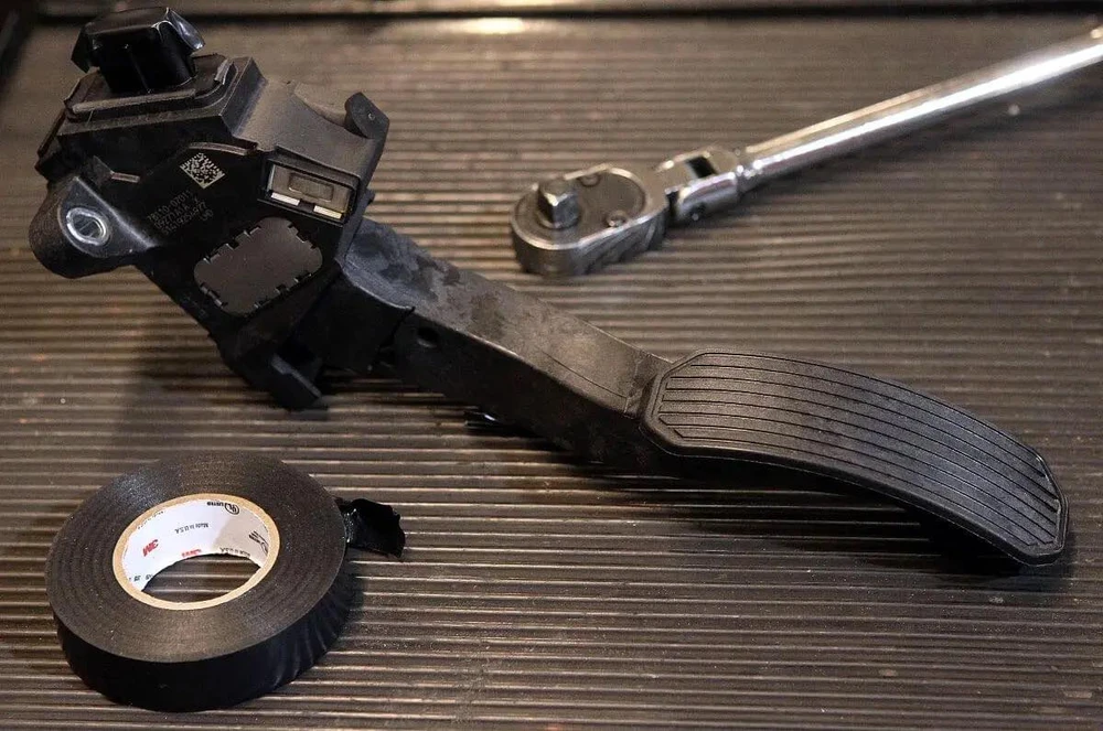 6 yếu tố làm giảm hiệu quả và hiệu suất của hệ thống phanh. Ảnh: Motorbiscuit.