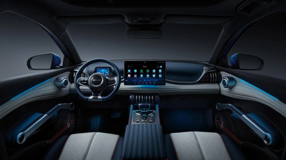 Chiếc crossover SUV Atto 3 có giá ở mức khoảng 995 triệu đồng. Ảnh: Autoevolution. Chiếc crossover SUV Atto 3 có giá ở mức khoảng 995 triệu đồng. Ảnh: Autoevolution.