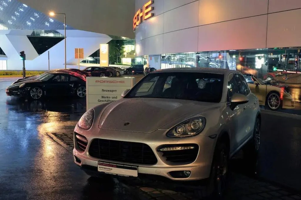Porsche Cayenne 2012. Ảnh: Motorbiscuit.