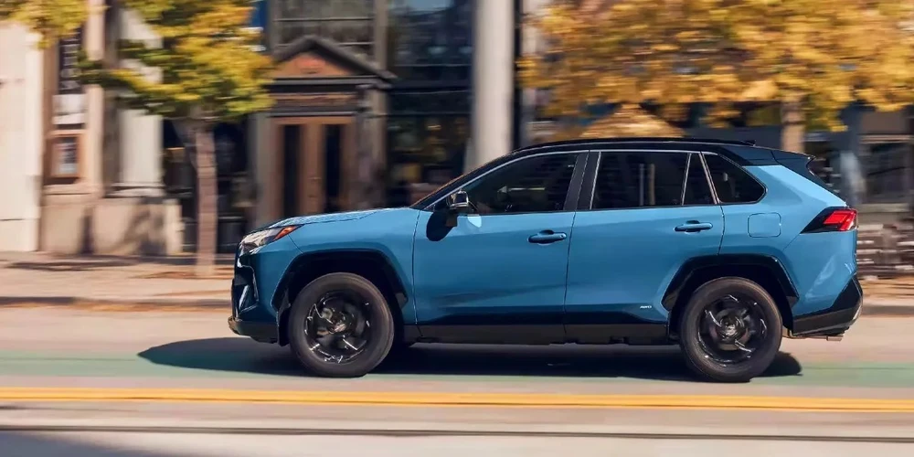 Toyota RAV4 Hybrid 2023. Ảnh: Motorbiscuit. Toyota RAV4 Hybrid 2023. Ảnh: Motorbiscuit.