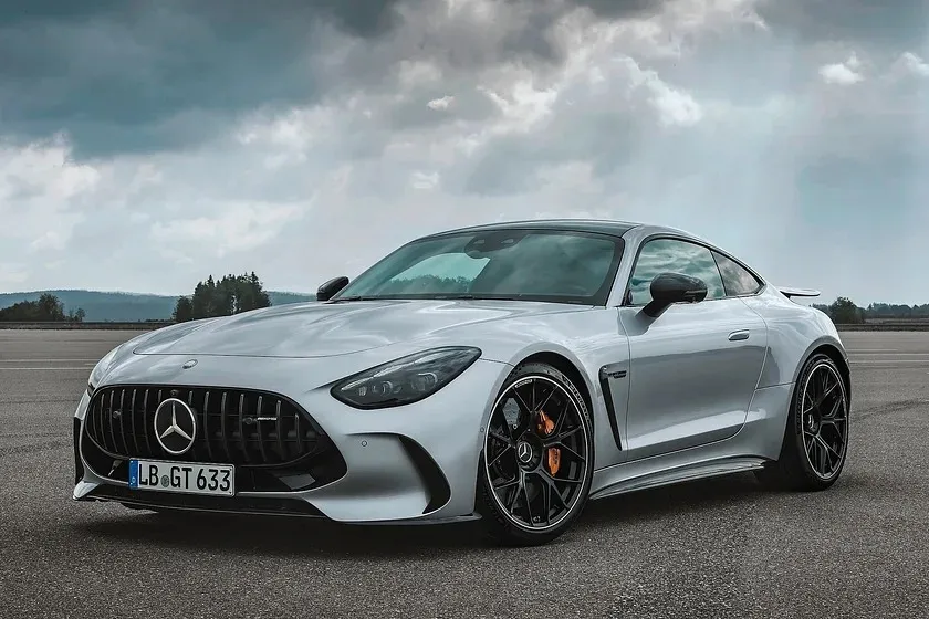 Mercedes-AMG GT. Ảnh: Carbuzz.