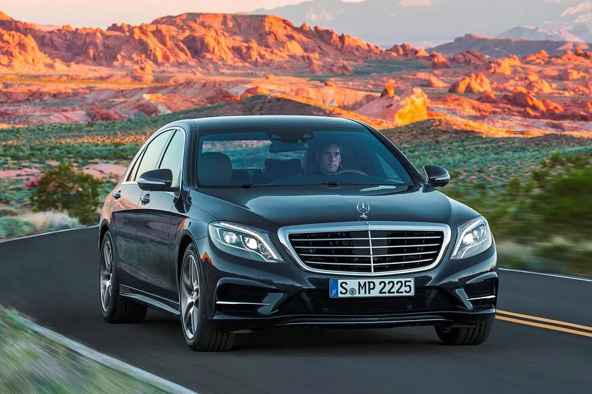Mercedes-Benz S-Class. Ảnh: Carbuzz.