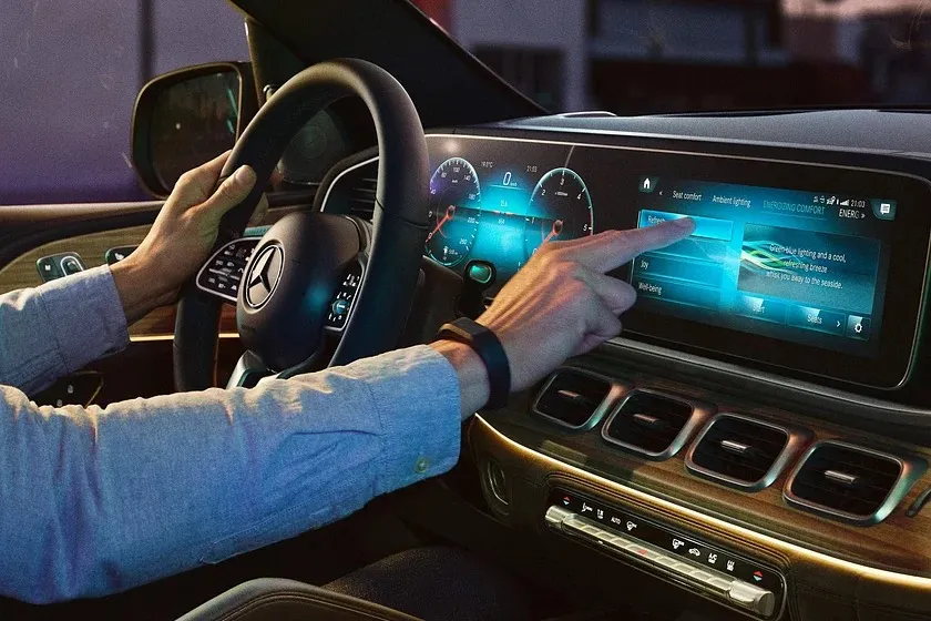 Nghiên cứu đã khám phá trải nghiệm của người dùng với công nghệ xe hiện đại. Ảnh: Carbuzz. Nghiên cứu đã khám phá trải nghiệm của người dùng với công nghệ xe hiện đại. Ảnh: Carbuzz.