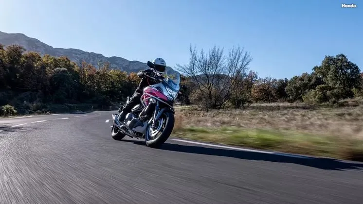 Xe hybrid cho phép người lái lựa chọn giữa ba tùy chọn để dẫn động bánh sau. Ảnh: Honda.