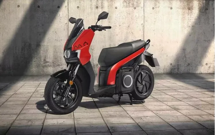 SEAT Mo. Ảnh: Topspeed.