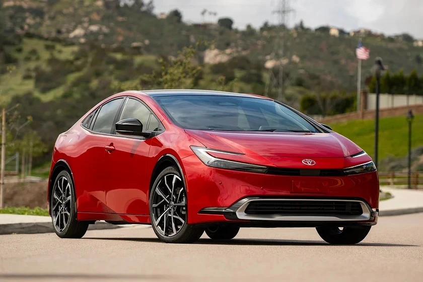 Toyota Prius. Ảnh: Carbuzz.