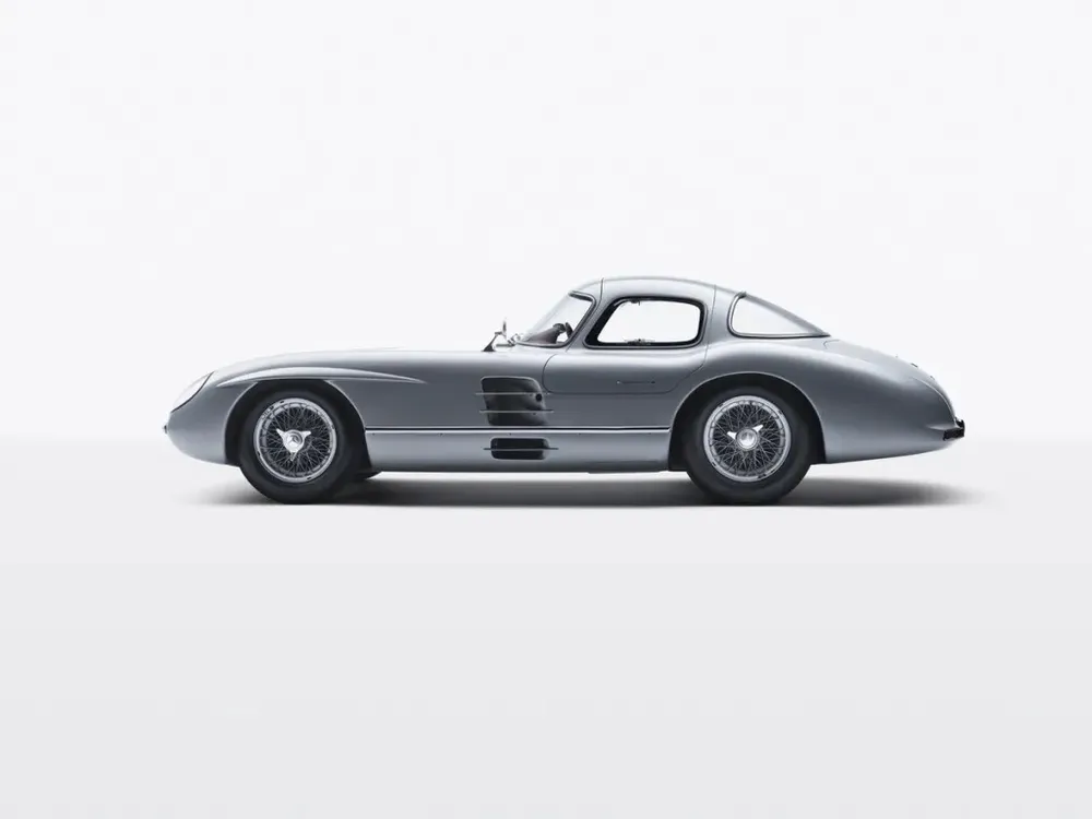 Mercedes-Benz 300 SLR Uhlenhaut Coupe 1955 có giá 142.000.000 USD. Ảnh: Motorbiscuit. Mercedes-Benz 300 SLR Uhlenhaut Coupe 1955 có giá 142.000.000 USD. Ảnh: Motorbiscuit.