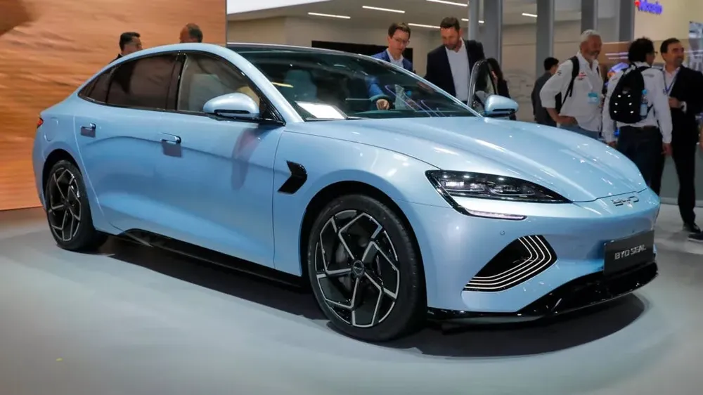 Trung Quốc có thể chiếm 33% tổng doanh số bán ô tô mới vào năm 2030. .Ảnh: Carscoops. Trung Quốc có thể chiếm 33% tổng doanh số bán ô tô mới vào năm 2030. .Ảnh: Carscoops.