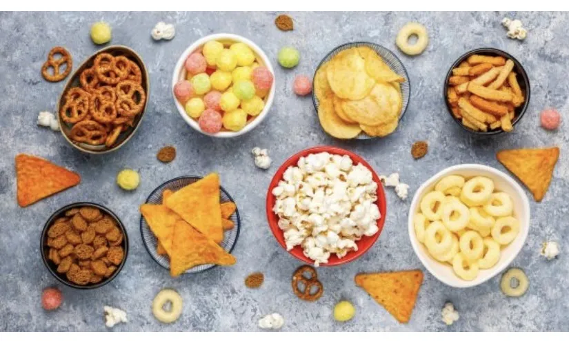 Thực phẩm nhiều dầu mỡ có thể gây viêm trong cơ thể và nó liên quan đến việc gia tăng lo lắng. Ảnh: Boldsky.