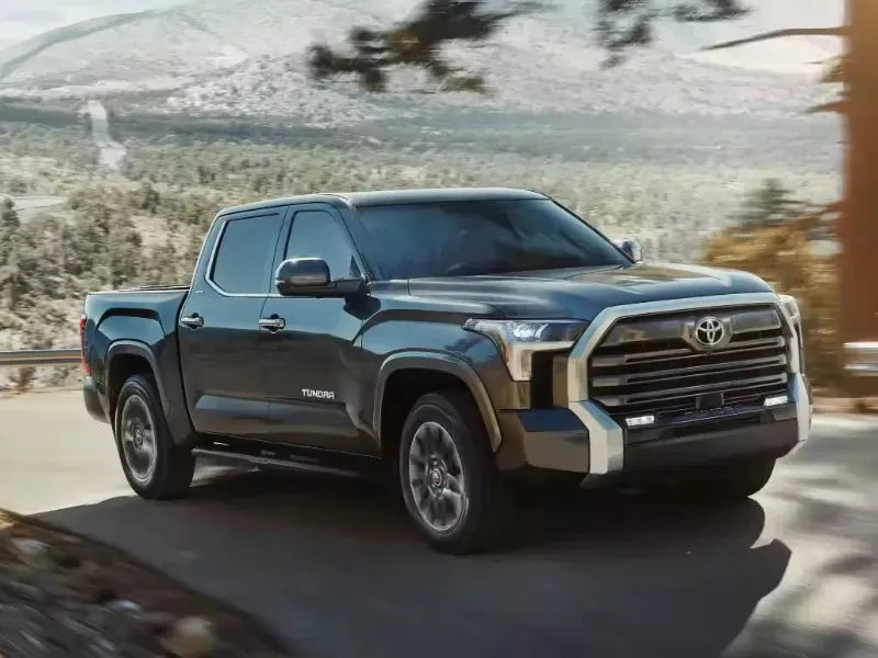 Toyota Tundra 2024. Ảnh: Toyota. Toyota Tundra-dang-phai-doi-mat-voivu-kien-vi-nguy-co-chay-no-2024.jpg