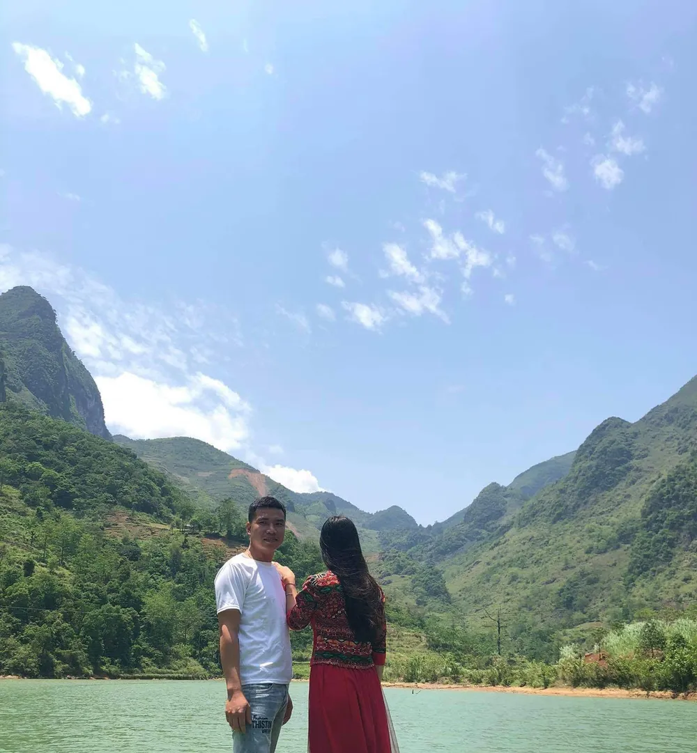Du-khach-can-nhac-khi-toi-song-nho-que 1-ha-giang-2.jpg