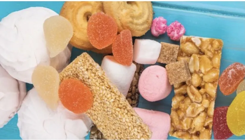 Ăn nhiều đường có thể làm tăng tình trạng viêm trong cơ thể và có liên quan đến trầm cảm. Ảnh: Boldsky. Canh-giac-5-thuc-pham-nay-vi-co-the-gay-tram-cam-1.jpg
