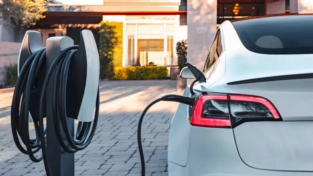 Xe điện có thể chiếm hơn 2/3 tổng doanh số bán ô tô mới vào năm 2030. Ảnh: Carscoops. Xe-dien -chiem-toi 86% -tong-so-ban-xe-moi-vao-nam-2030-1.jpg