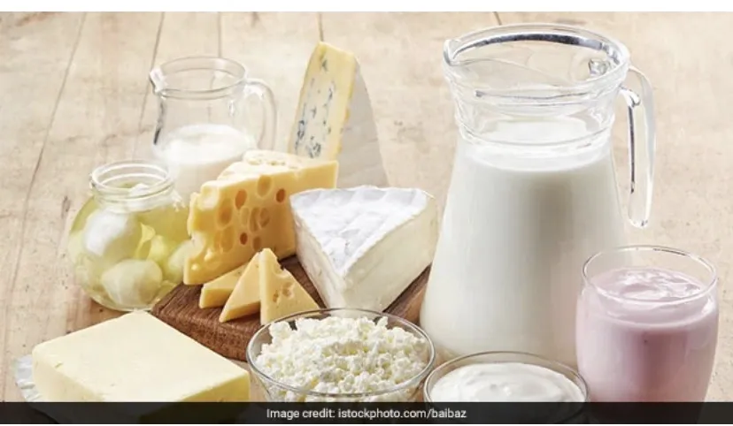 Các sản phẩm từ sữa thường có hàm lượng purine thấp. Ảnh: Istock. thuc-pham-co-ham-luong-purine-thap-giup-kiem-soat-nong-do-axit-uric-5982-1285.jpg