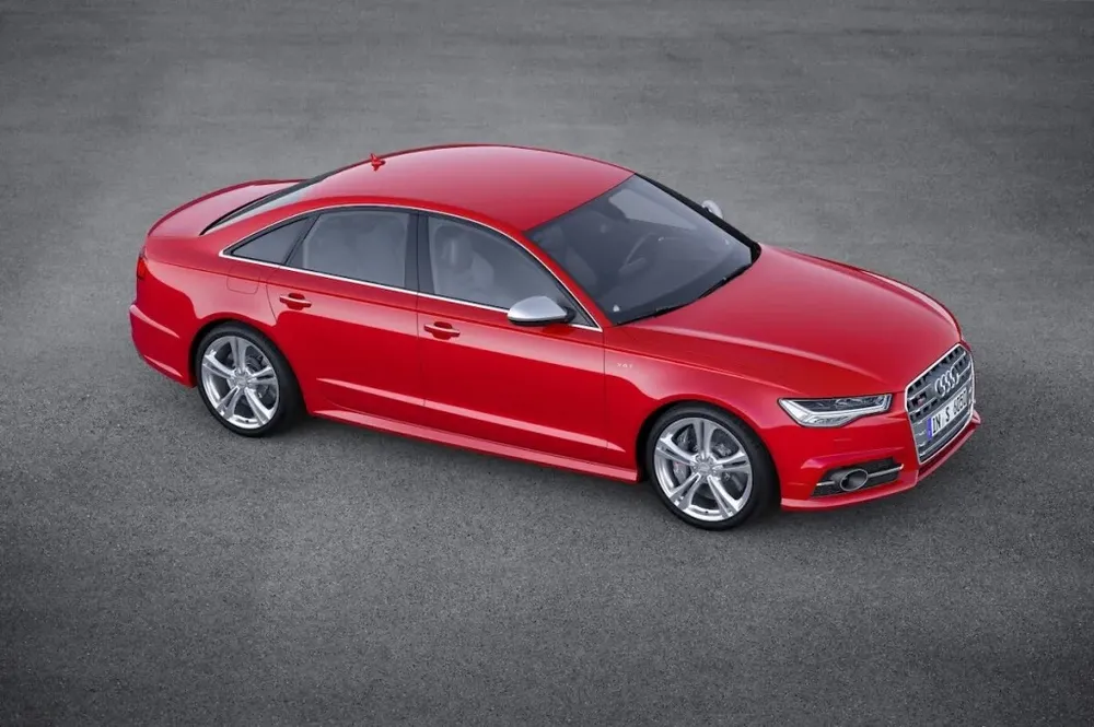 Audi S6 2013 có giá từ 360 – 432 triệu đồng. Ảnh: Motorbiscuit. Top-7-mau-sedan-cu-toc-do-nhanh-voi-gia-ca-phai-chang-Audi S6 2013 .jpg