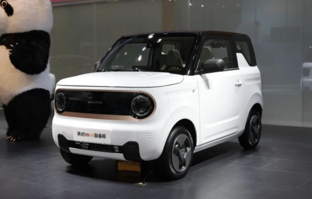 Chiếc xe này mỗi tháng có doanh số bán bình quân khoảng 7.000 chiếc. Ảnh: Carnewschina. Geely-giam-gia-gan-34 trieu-dong -va-nhieu-uu-dai-khac- cho -mau- xe -dien-5.png