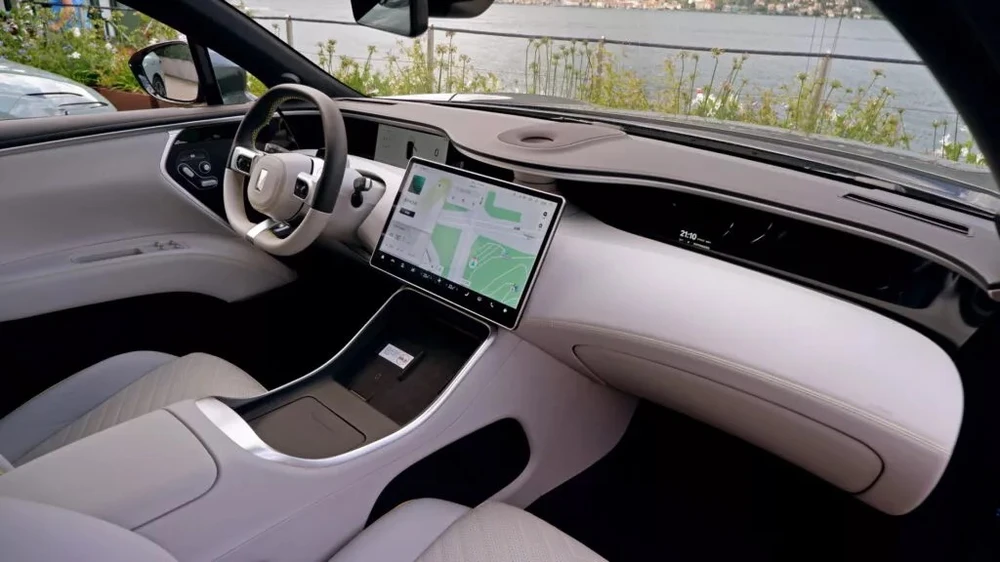 Xe -dien- Avatr 11 -va-12 -cua- Trung -Quoc- lam- rung -chuyen -thi- truong- xa- xi-5.jpg